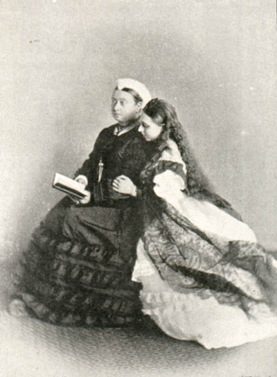 picture of Princess Beatrice, Princess Henry of Battenberg, with her mother Queen Victoria