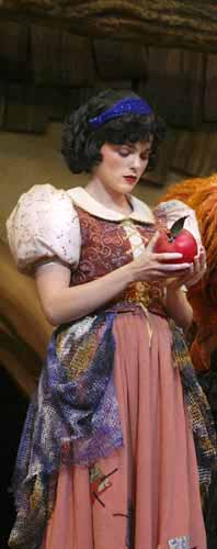 picture of Snow White and sleeping apple